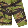 Pufferjacke mit Tigerstreifen